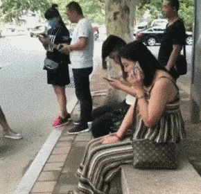 搞笑GIF趣图：世界上怎么会有女孩子这么萌的生物呢
